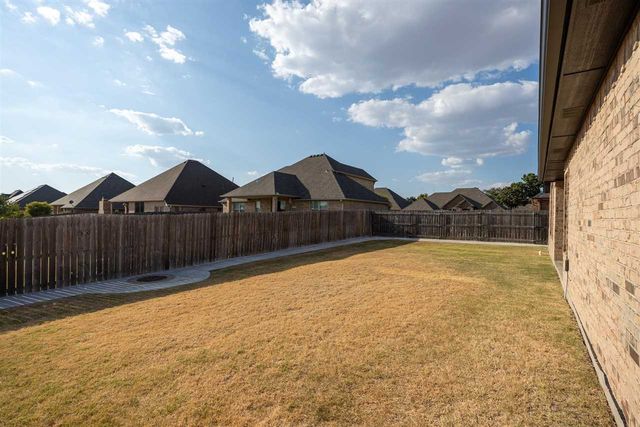 616 NW Brookehaven Pathway, Lawton, OK 73505