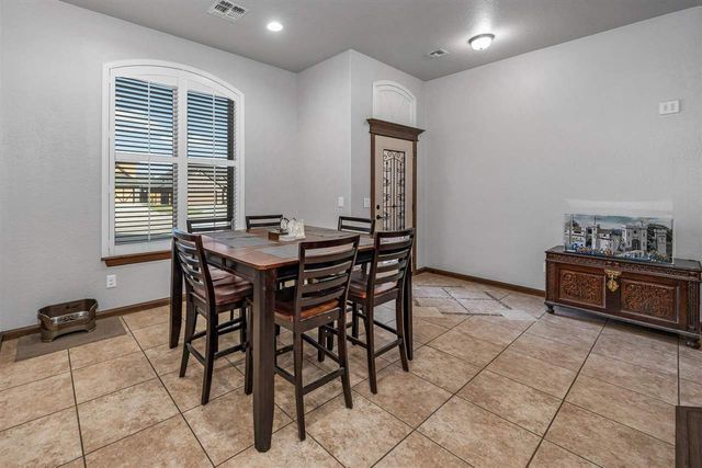 616 NW Brookehaven Pathway, Lawton, OK 73505