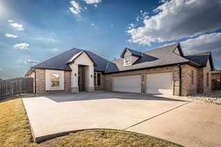 616 NW Brookehaven Pathway, Lawton, OK 73505