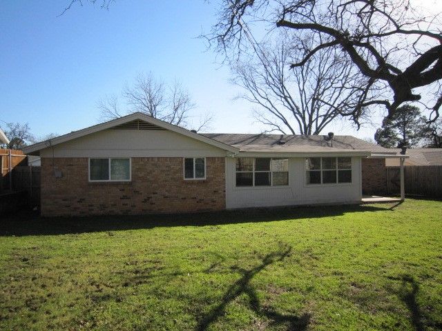 1610 Toplea Drive, Euless, TX 76040