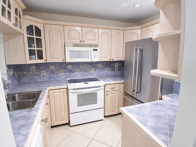 11233 SW 88th Street 202-E, Miami, FL 33176