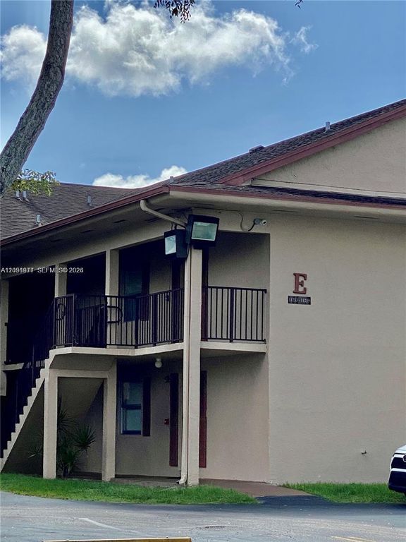 11233 SW 88th Street 202-E, Miami, FL 33176