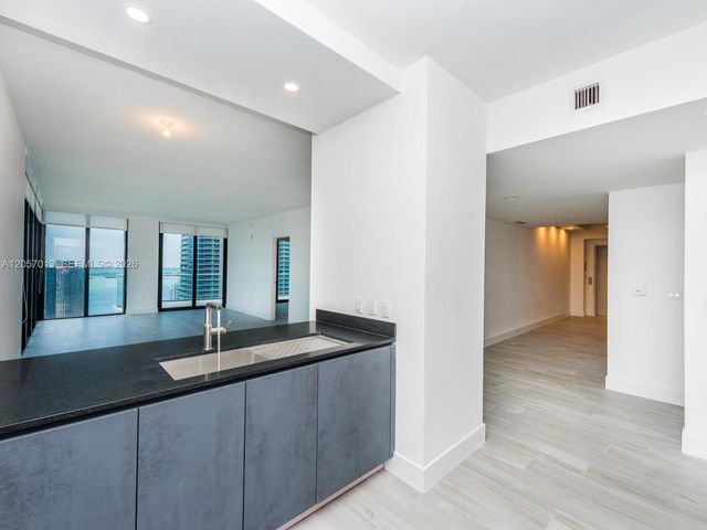 1010 Brickell Avenue 3701, Miami, FL 33131