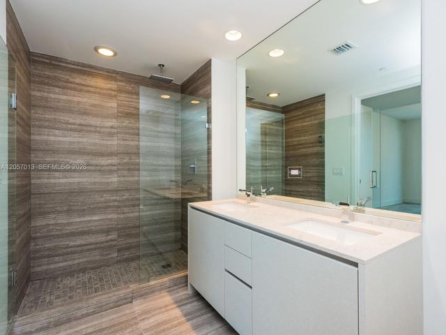 1010 Brickell Avenue 3701, Miami, FL 33131