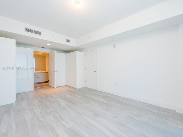 1010 Brickell Avenue 3701, Miami, FL 33131