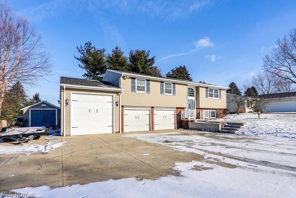 6753 Lake Cable Avenue NW, Lehigh Twp, OH 44720