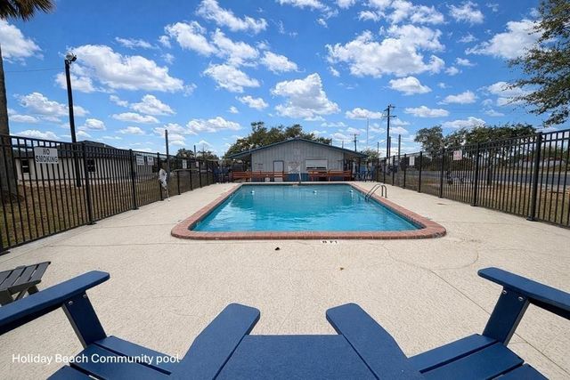 568 W Post Oak Lane, Rockport, TX 78382