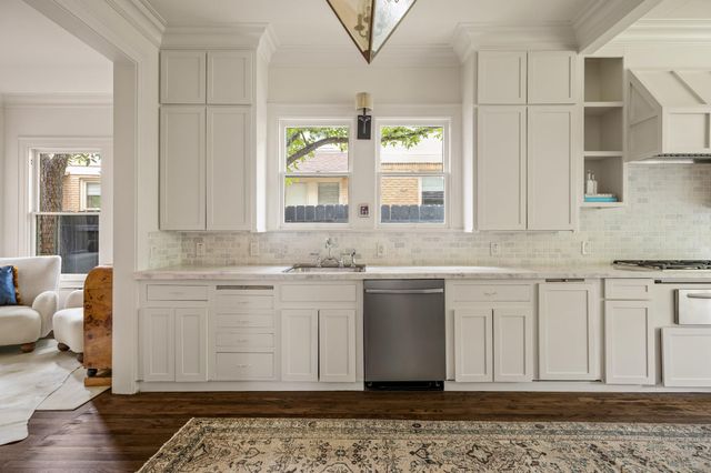 106 Laurel LN, Austin, TX 78705