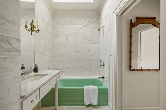 106 Laurel LN, Austin, TX 78705