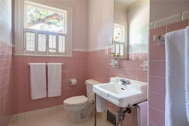 106 Laurel LN, Austin, TX 78705