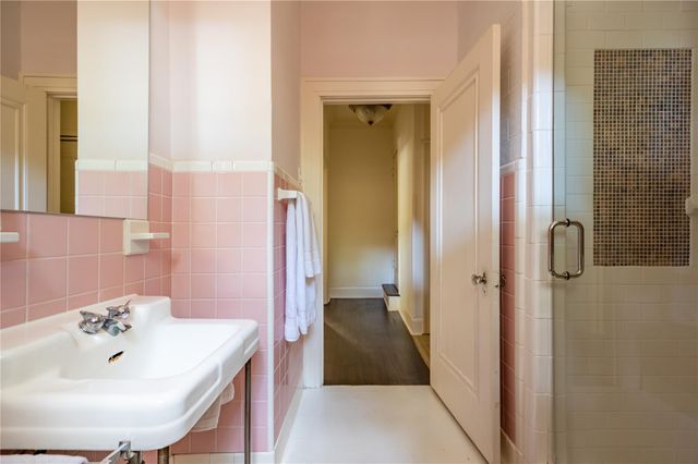 106 Laurel LN, Austin, TX 78705