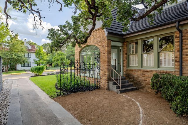 106 Laurel LN, Austin, TX 78705