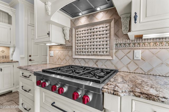 2 Falcon Ridge Circle, Holmdel, NJ 07733