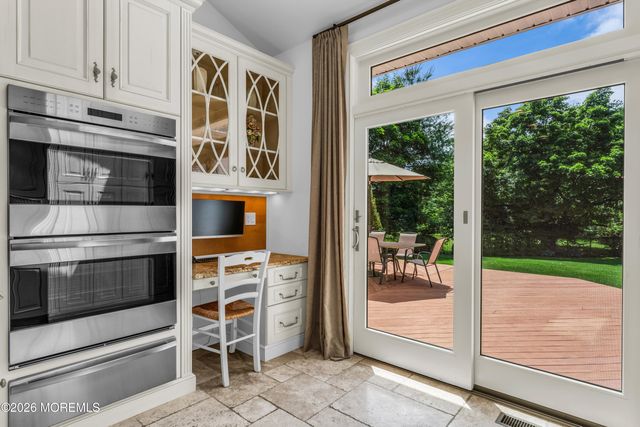 2 Falcon Ridge Circle, Holmdel, NJ 07733