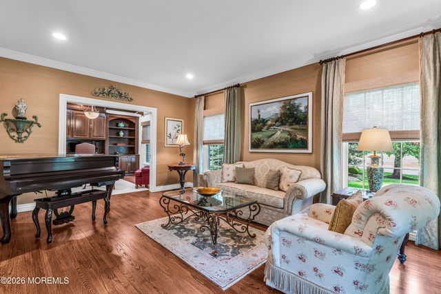 2 Falcon Ridge Circle, Holmdel, NJ 07733
