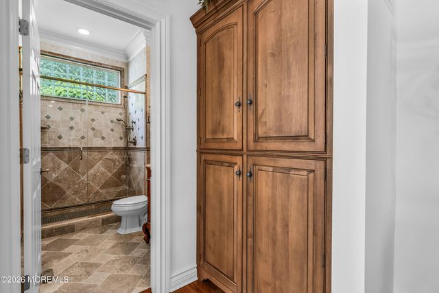2 Falcon Ridge Circle, Holmdel, NJ 07733