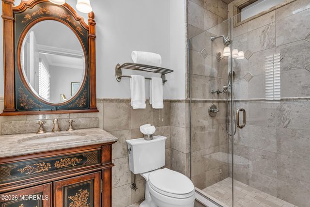 2 Falcon Ridge Circle, Holmdel, NJ 07733