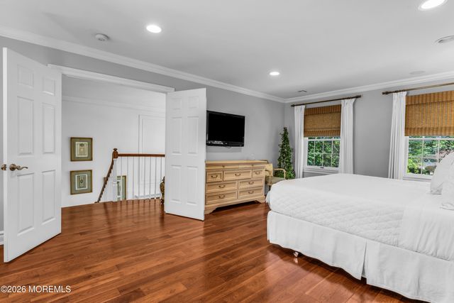 2 Falcon Ridge Circle, Holmdel, NJ 07733