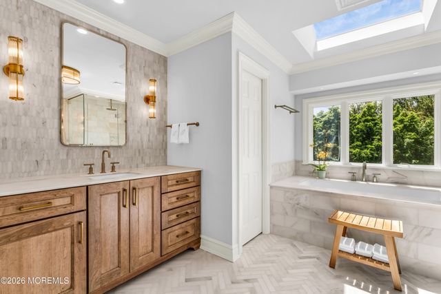 2 Falcon Ridge Circle, Holmdel, NJ 07733