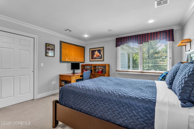 2 Falcon Ridge Circle, Holmdel, NJ 07733