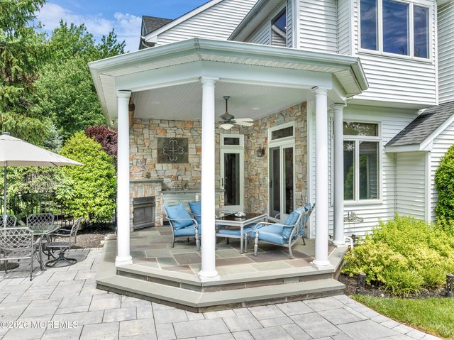 2 Falcon Ridge Circle, Holmdel, NJ 07733