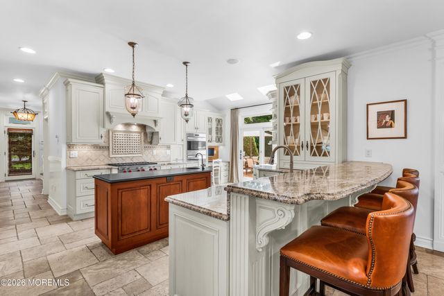 2 Falcon Ridge Circle, Holmdel, NJ 07733