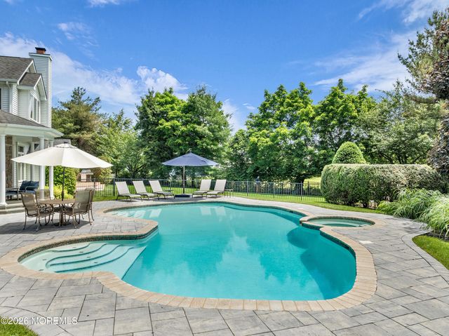 2 Falcon Ridge Circle, Holmdel, NJ 07733