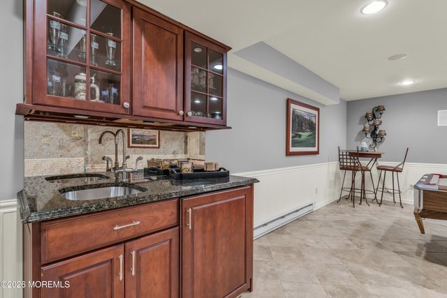 2 Falcon Ridge Circle, Holmdel, NJ 07733