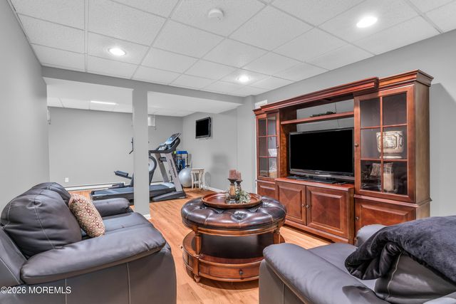 2 Falcon Ridge Circle, Holmdel, NJ 07733
