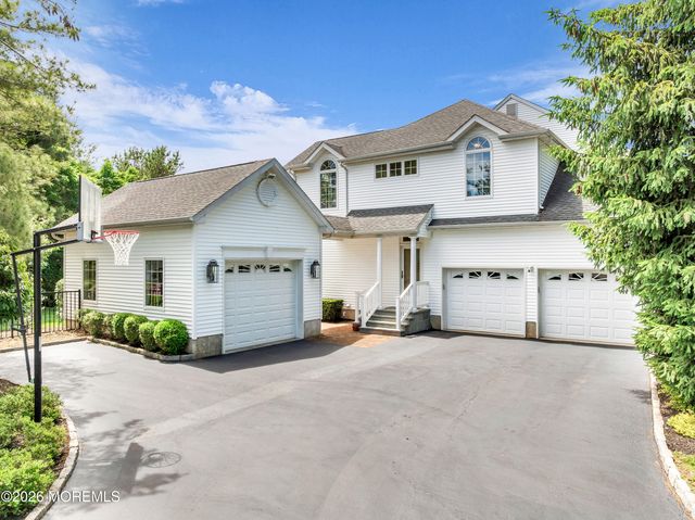 2 Falcon Ridge Circle, Holmdel, NJ 07733