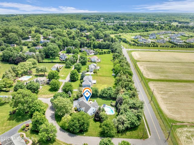 2 Falcon Ridge Circle, Holmdel, NJ 07733