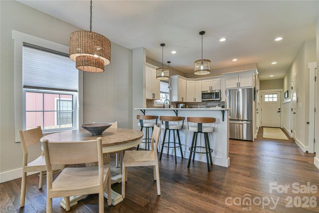 310 Portmanvilla Road, Black Mountain, NC 28711