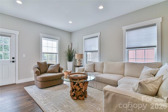 310 Portmanvilla Road, Black Mountain, NC 28711