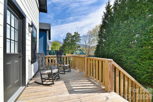 310 Portmanvilla Road, Black Mountain, NC 28711