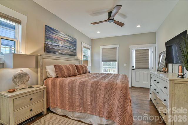 310 Portmanvilla Road, Black Mountain, NC 28711