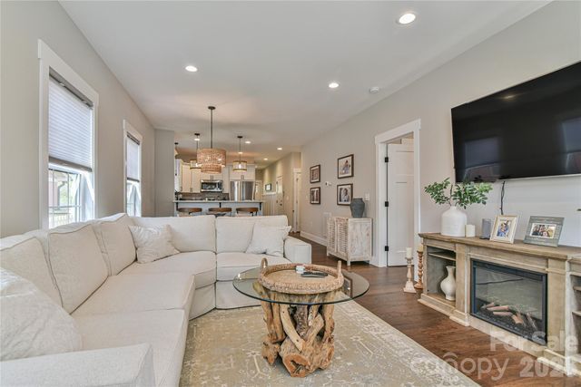 310 Portmanvilla Road, Black Mountain, NC 28711