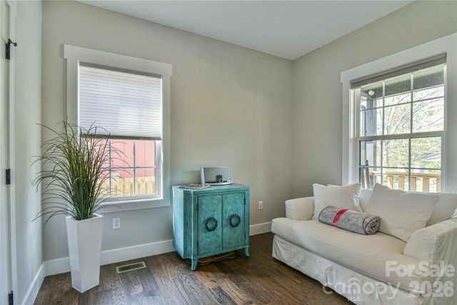 310 Portmanvilla Road, Black Mountain, NC 28711
