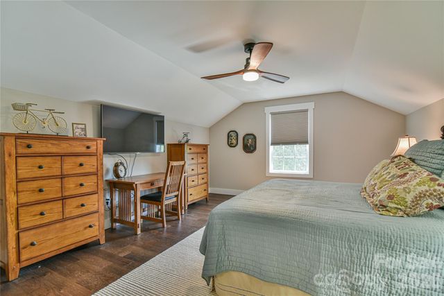 310 Portmanvilla Road, Black Mountain, NC 28711
