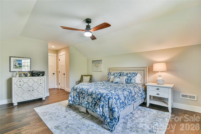 310 Portmanvilla Road, Black Mountain, NC 28711