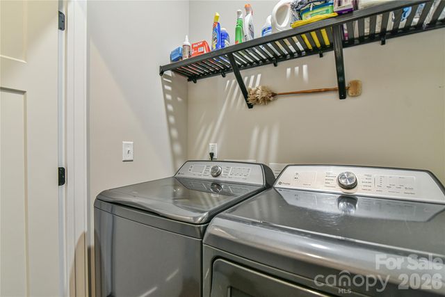 310 Portmanvilla Road, Black Mountain, NC 28711