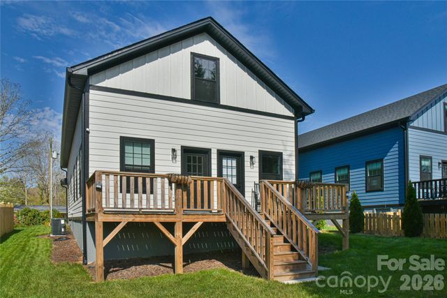 310 Portmanvilla Road, Black Mountain, NC 28711
