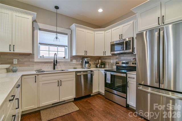310 Portmanvilla Road, Black Mountain, NC 28711