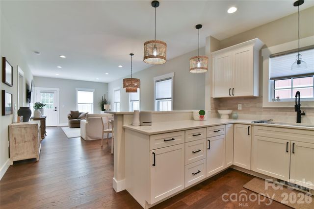 310 Portmanvilla Road, Black Mountain, NC 28711