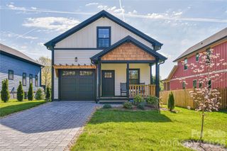 310 Portmanvilla Road, Black Mountain, NC 28711