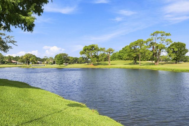 3608 TWIN LAKES Terrace, Fort Pierce, FL 34951