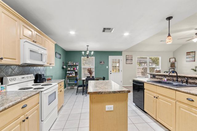 217 Kellyn Court, Conroe, TX 77306