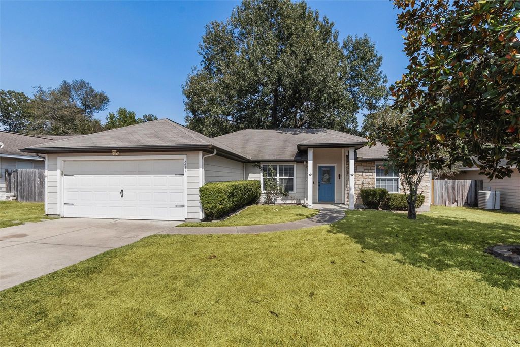 217 Kellyn Court, Conroe, TX 77306