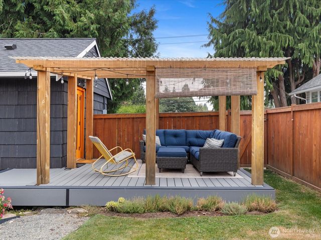 7559 19th Avenue SW, Seattle, WA 98106
