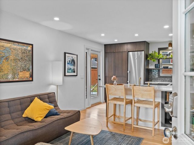 7559 19th Avenue SW, Seattle, WA 98106
