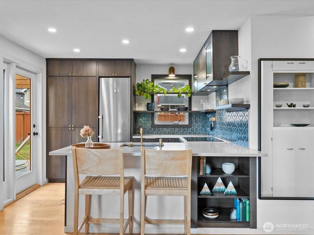 7559 19th Avenue SW, Seattle, WA 98106